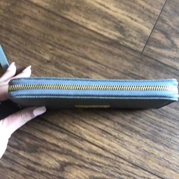 NWOT Joy & Iman Gray Wallet - Picture 3 of 6